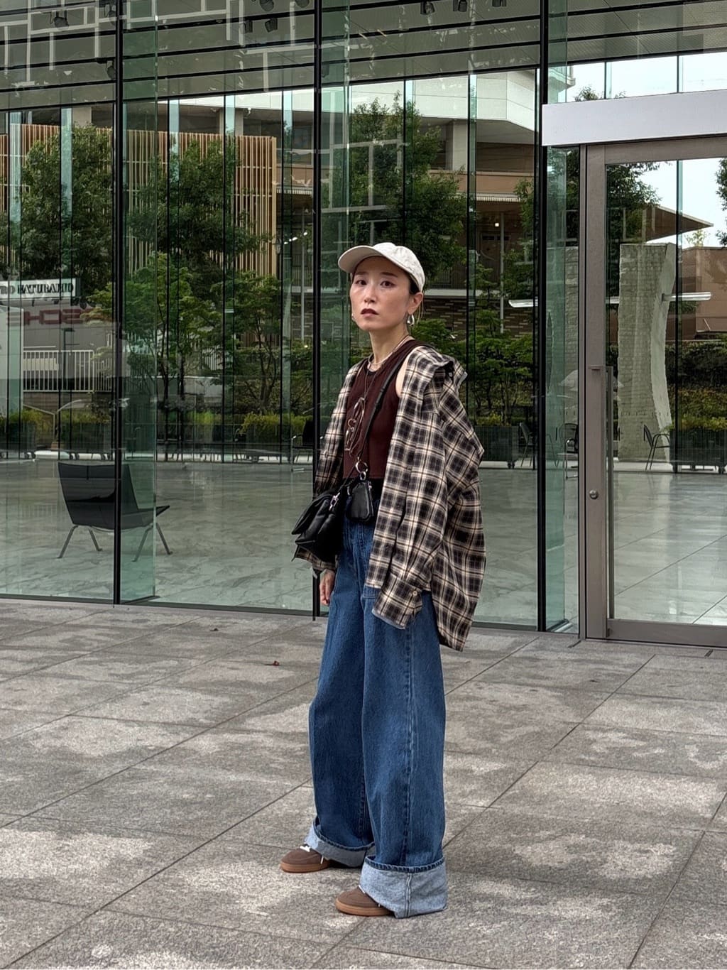 kotakiさんの「INDIVI｜オンブレチェックシャツ」を使ったコーディネート