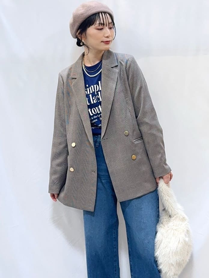 𝐇𝐢𝐫𝐨𝐦𝐢さんの「SHOO･LA･RUE｜グラフィックアソート ベーシックロンT」を使ったコーディネート