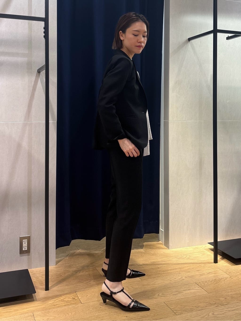 kanaeさんの「INDIVI｜【洗える／シャーリング素材】ボリューム袖エアリーブラウス」を使ったコーディネート