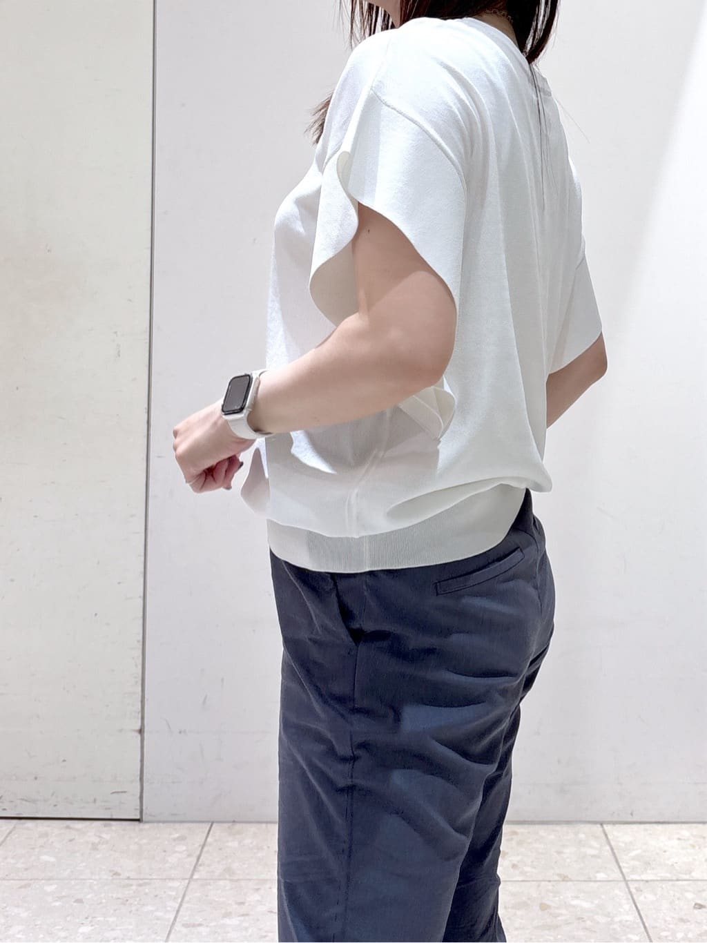 mameさんの「OPAQUE.CLIP｜麻混ハイストレッチイージースティックパンツ【洗濯機洗い可】」を使ったコーディネート