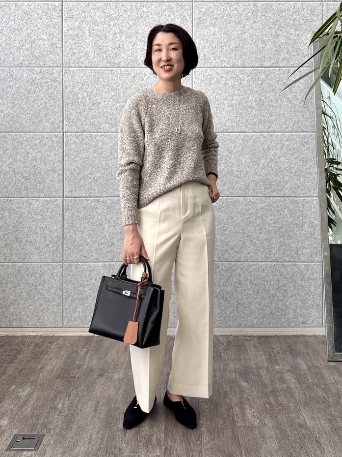 yuriさんの「INDIVI｜【褒められパンツ/ウール調素材】ラメ混ワイドパンツ」を使ったコーディネート