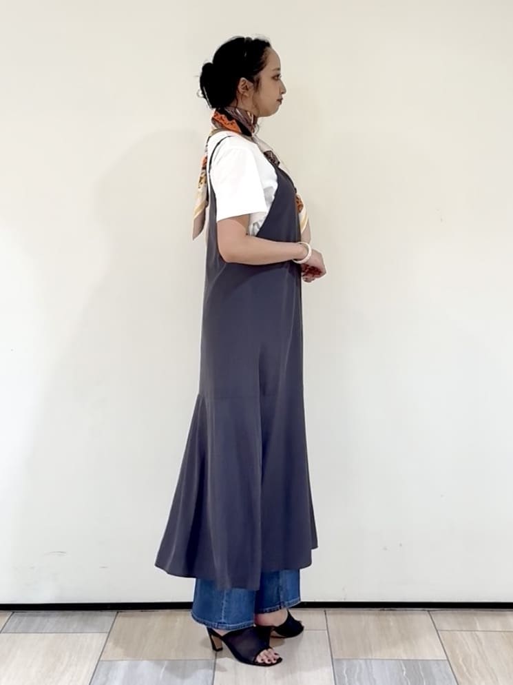 YUKAさんの「UNTITLED｜【洗える/肩紐調節可能】パウダーキャミワンピース」を使ったコーディネート