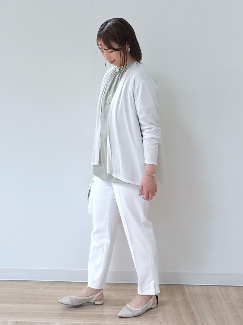 amiさんの「Reflect｜◆【マシンウォッシュ可】リラクシーセンタープレスパンツ」を使ったコーディネート