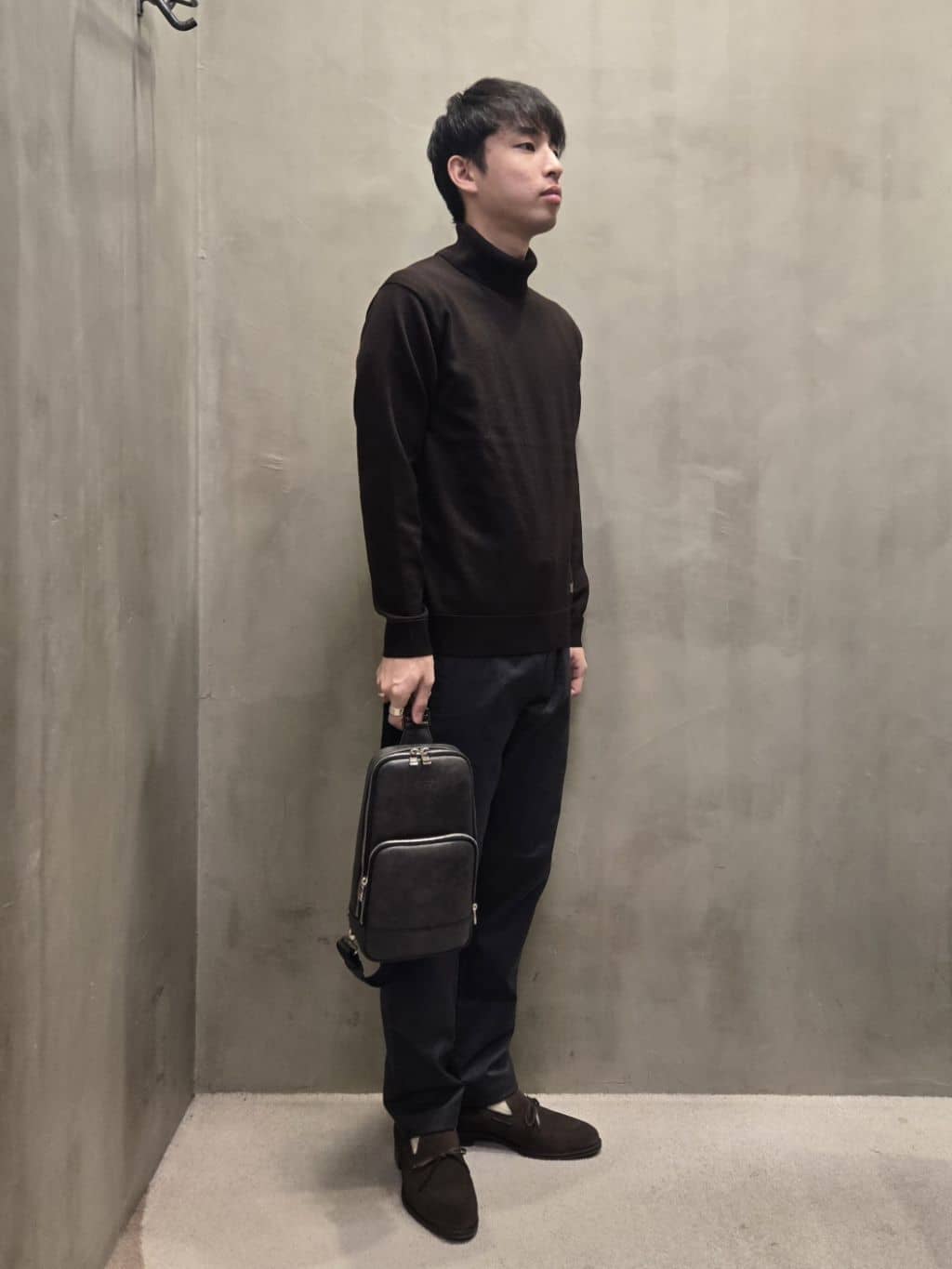 白木駆さんの「TAKEO KIKUCHI｜【全7サイズ&times;8色展開！】トップマルチヘリンボン パンツ」を使ったコーディネート