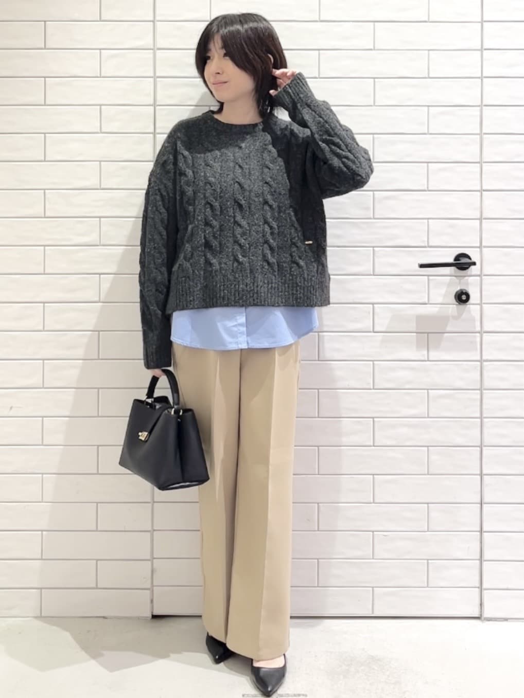 しおりさんの「OPAQUE.CLIP｜イージーワイドパンツ【洗濯機OK】」を使ったコーディネート