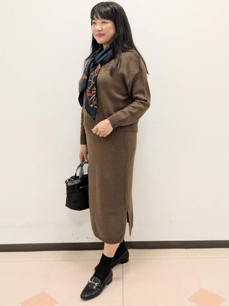 ともさんの「UNTITLED｜【セットアップ可/ゆったり】ウール混ラメニット」を使ったコーディネート