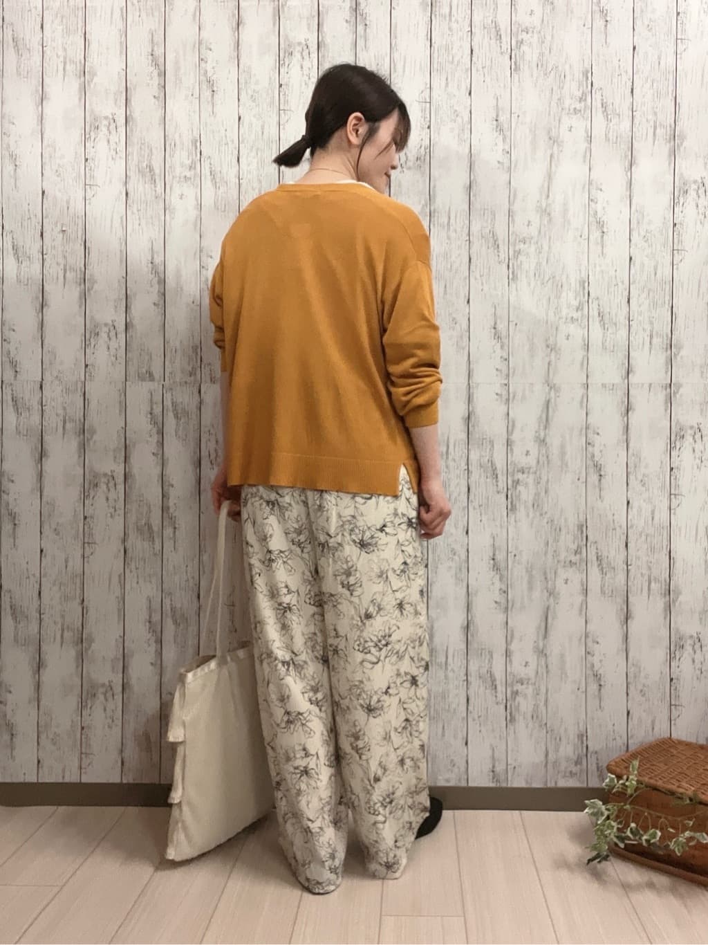 シカさんの「SHOO･LA･RUE｜◆【選べる4柄】コットンプリントロゴTシャツ」を使ったコーディネート