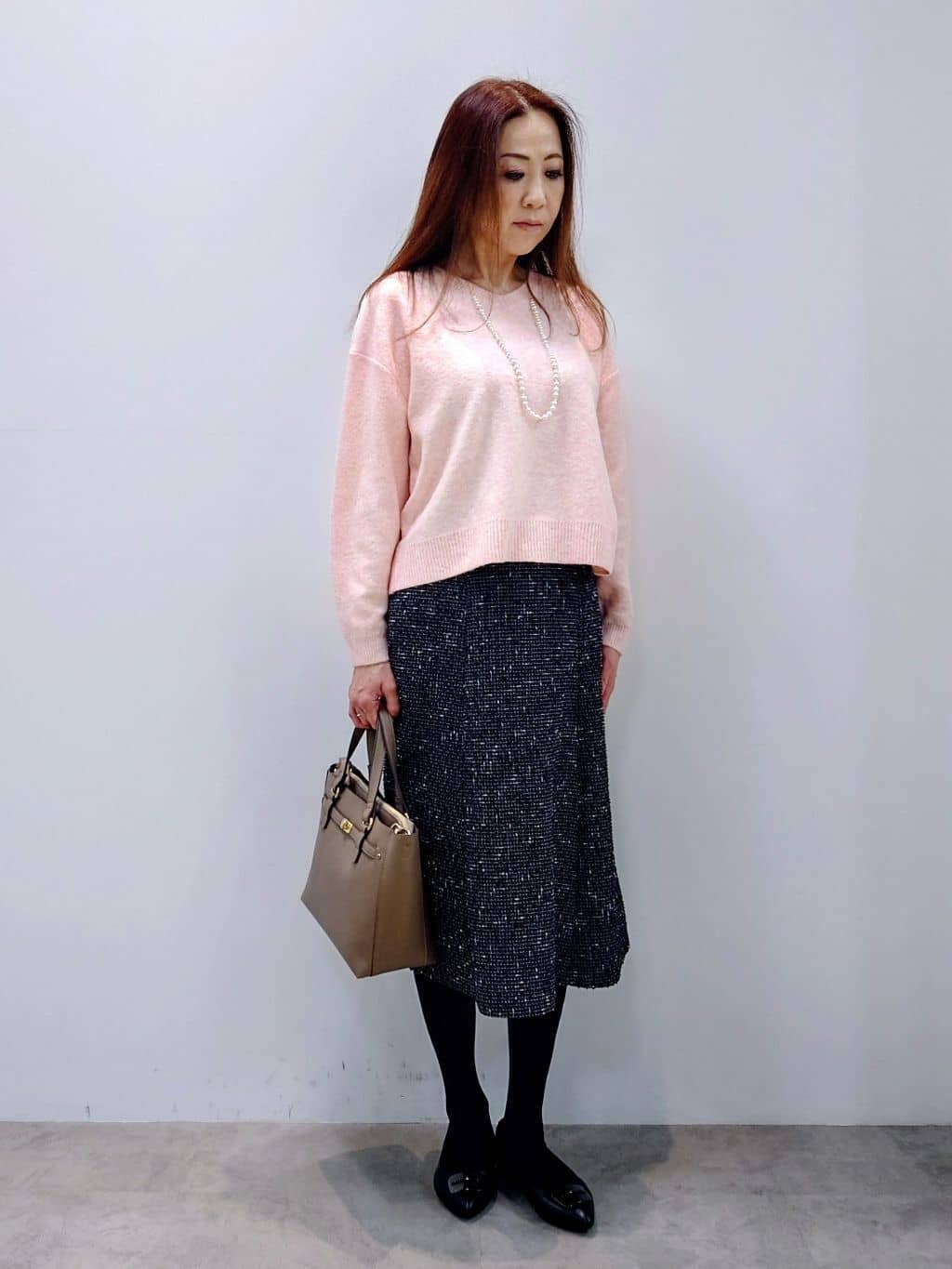 yoshiさんの「Reflect｜【選べる5色／ゆったりシルエット】Vネックスパンコールニット」を使ったコーディネート