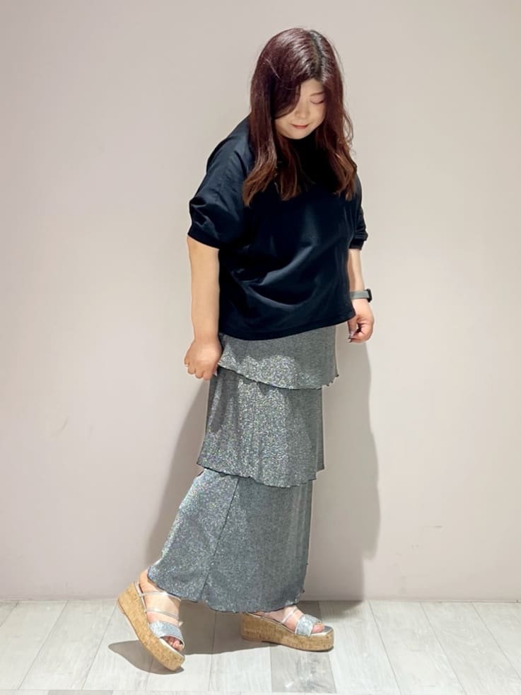 yumiさんの「ESPERANZA｜グリッター&times;クリアベルト 厚底コルクサンダル」を使ったコーディネート