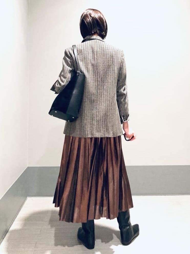 Furuさんの「DRESSTERIOR｜◆【洗える/ストレッチ性/オンオフ】箔プリントプリーツスカート」を使ったコーディネート