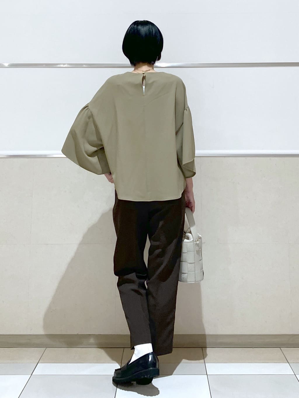 eriko さんの「Dessin｜【ウエストゴム・洗える】センターライン入りテーパードパンツ（XS～L）」を使ったコーディネート