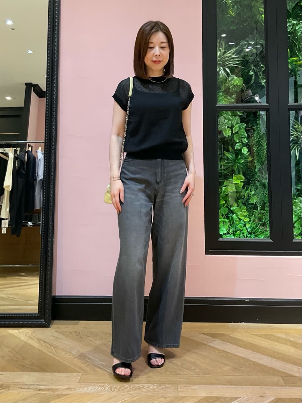 maruさんの「DRESSTERIOR｜ヴィンテージ加工ワイドデニムパンツ」を使ったコーディネート