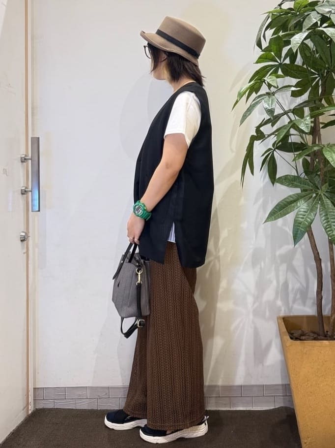 misakiさんの「SHOO･LA･RUE｜【S-LL】夏のレイヤードコーデに さらりと着られるメッシュジレ」を使ったコーディネート
