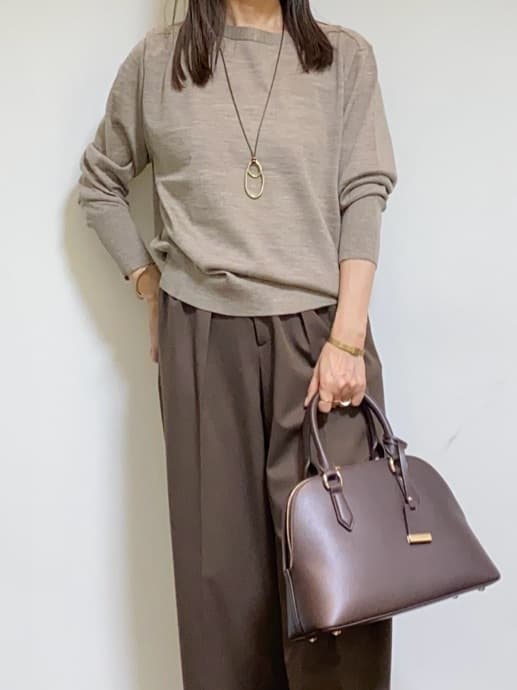 tomoさんの「UNTITLED｜【アンサンブル可/洗える】シルクウールカシミヤ ドルマンスリーブニット」を使ったコーディネート