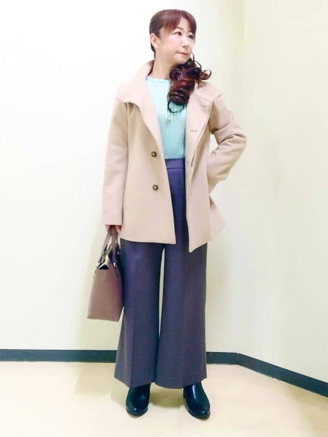 花さんの「Reflect｜【SS-4Lサイズ／衿が顔に当たらない◎】スタンドネックミドルコート」を使ったコーディネート