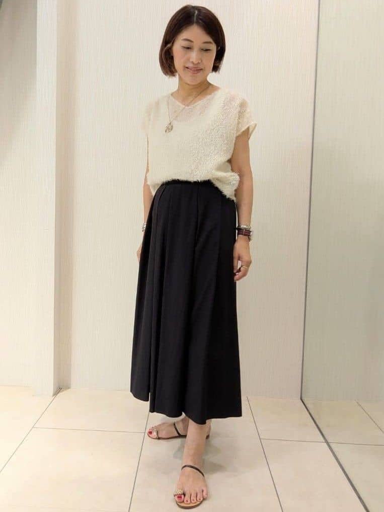 u-macoさんの「UNTITLED｜【セットアップ可/洗える】フェザーフレンチスリーブブラウス」を使ったコーディネート
