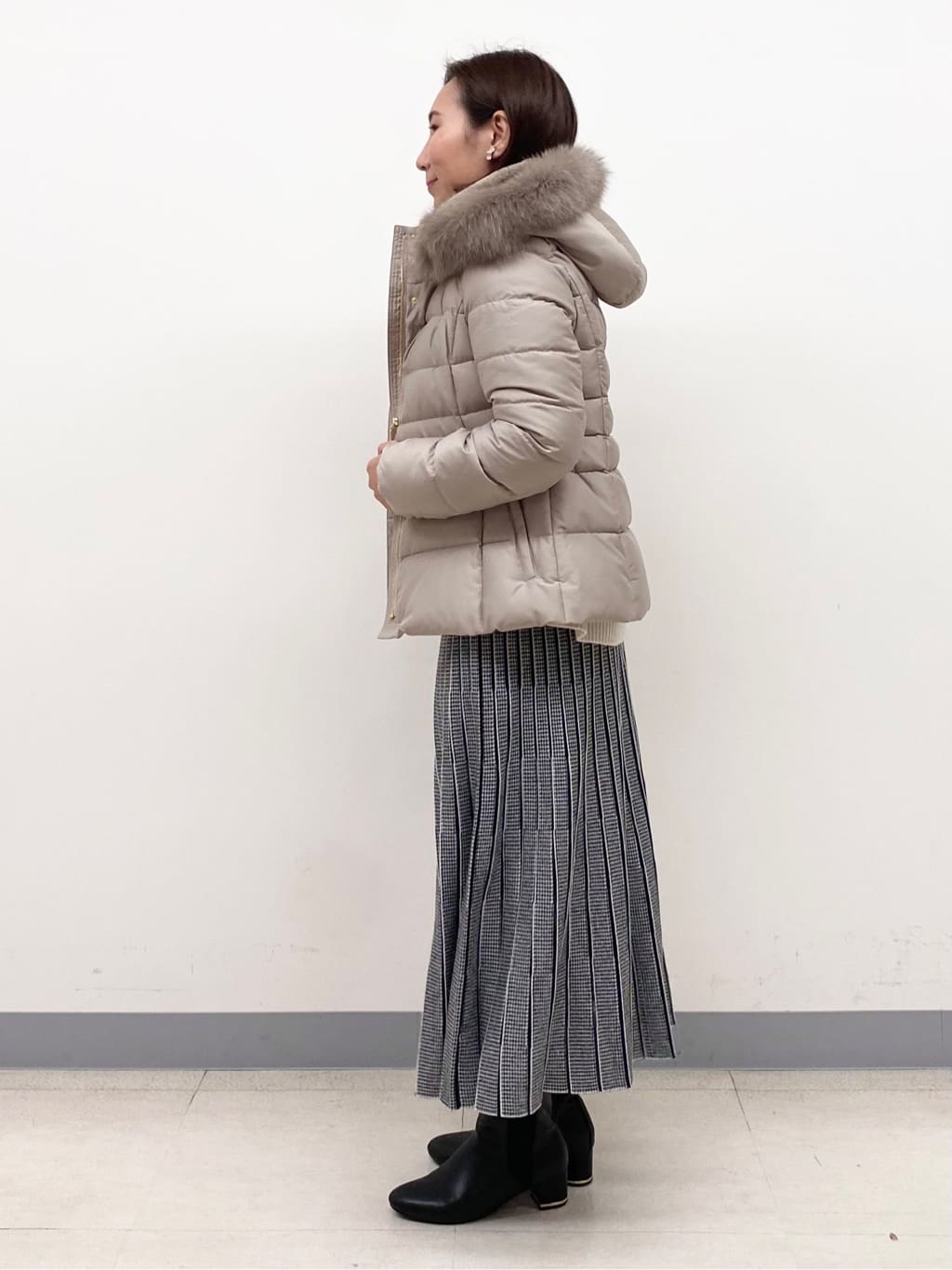 YUKARIさんの「INDIVI｜【名品／撥水／抗菌防臭】ショート丈リサイクルダウンコート」を使ったコーディネート