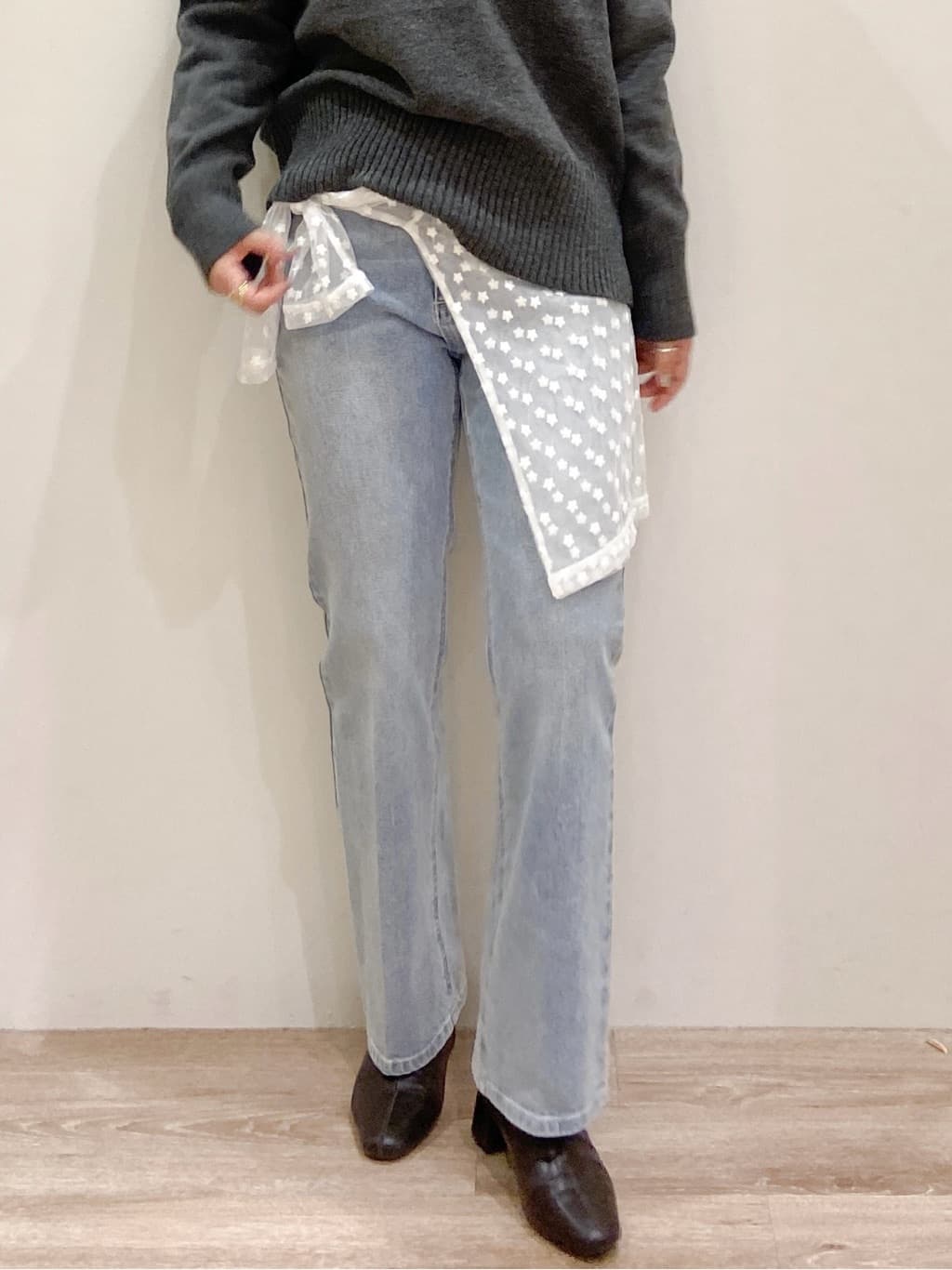 risayanさんの「OPAQUE.CLIP｜チュールフラワー刺繍シアートップス【洗濯機OK】」を使ったコーディネート