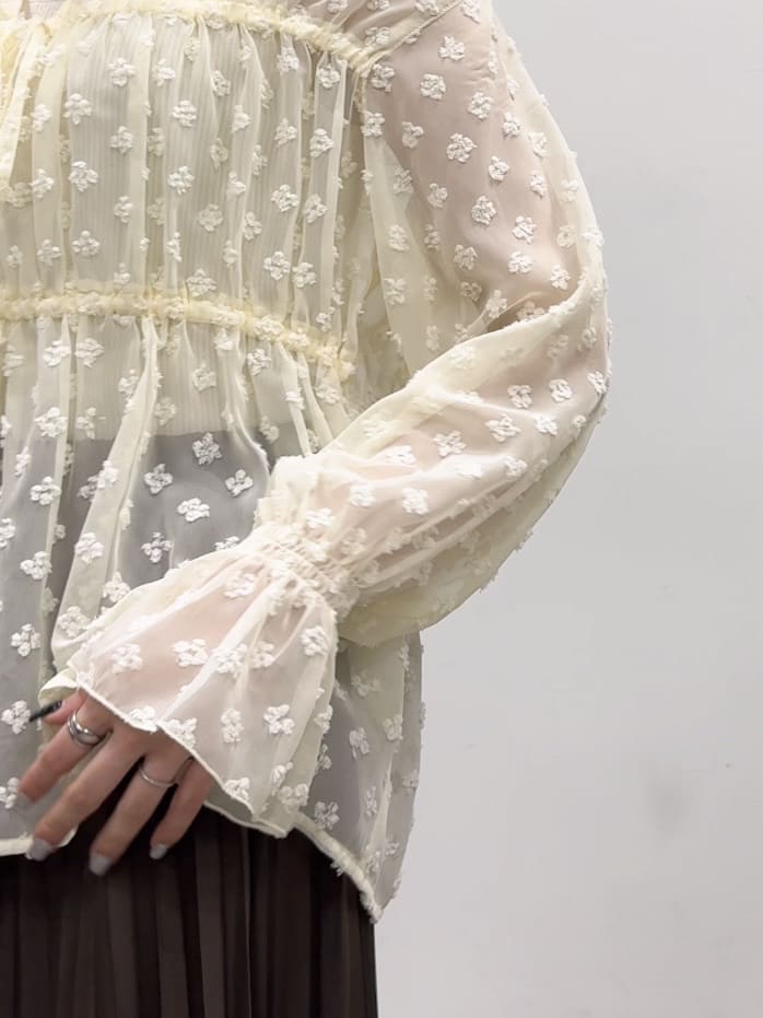 𝐜𝐡𝐢𝐤𝐚さんの「SHOO･LA･RUE｜ラクチン フラットパンプス」を使ったコーディネート