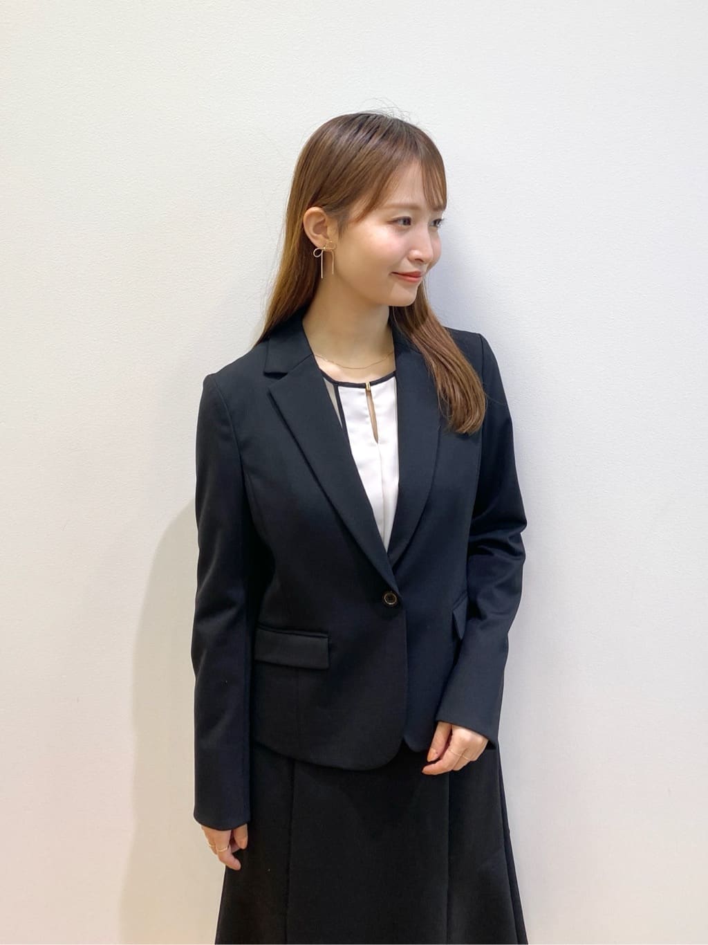 みさかさんの「index｜《5色展開／XS-LLサイズ》ストレッチテーラードジャケット／セットアップ対応【イージーアイロン】」を使ったコーディネート