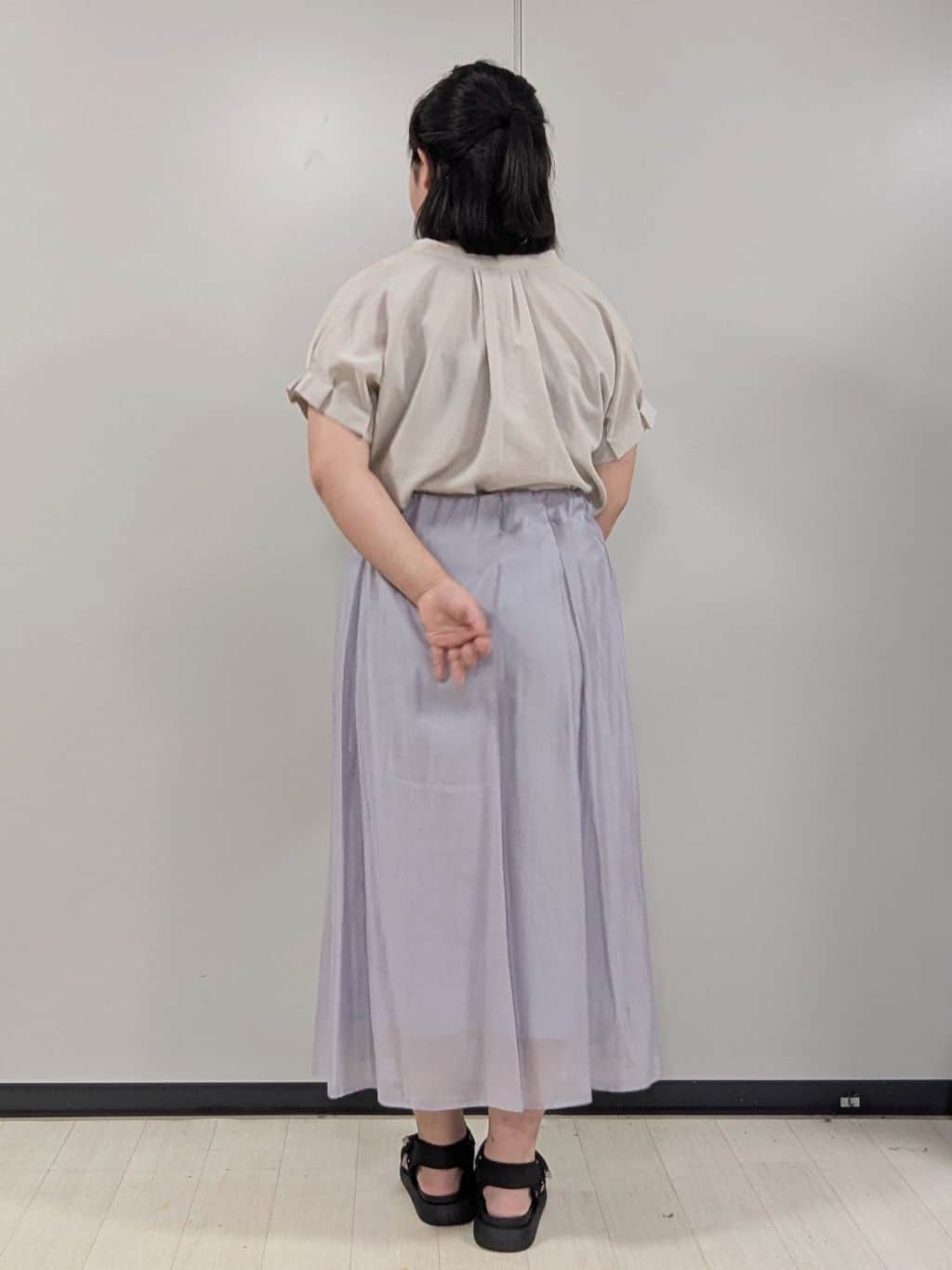 Nonさんの「index｜《7色展開／XS-LLサイズ》タックスリーブスキッパーブラウス【洗濯機洗い可／吸水速乾／抗ピル／防シ」を使ったコーディネート