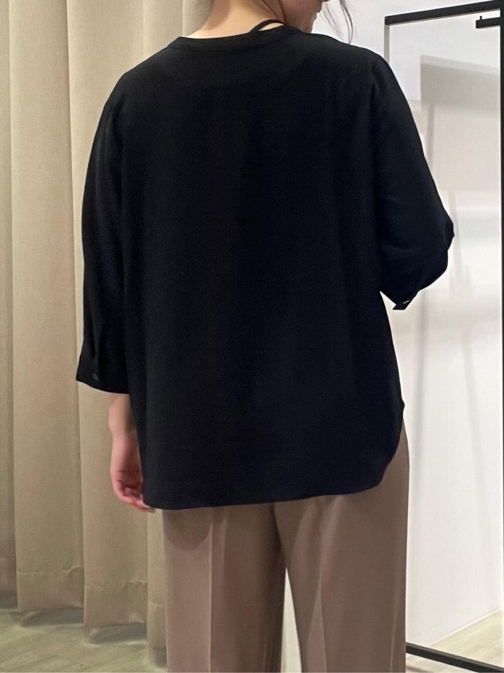TOMOMIさんの「INDIVI｜【着心地◎！】タックワイドパンツ」を使ったコーディネート