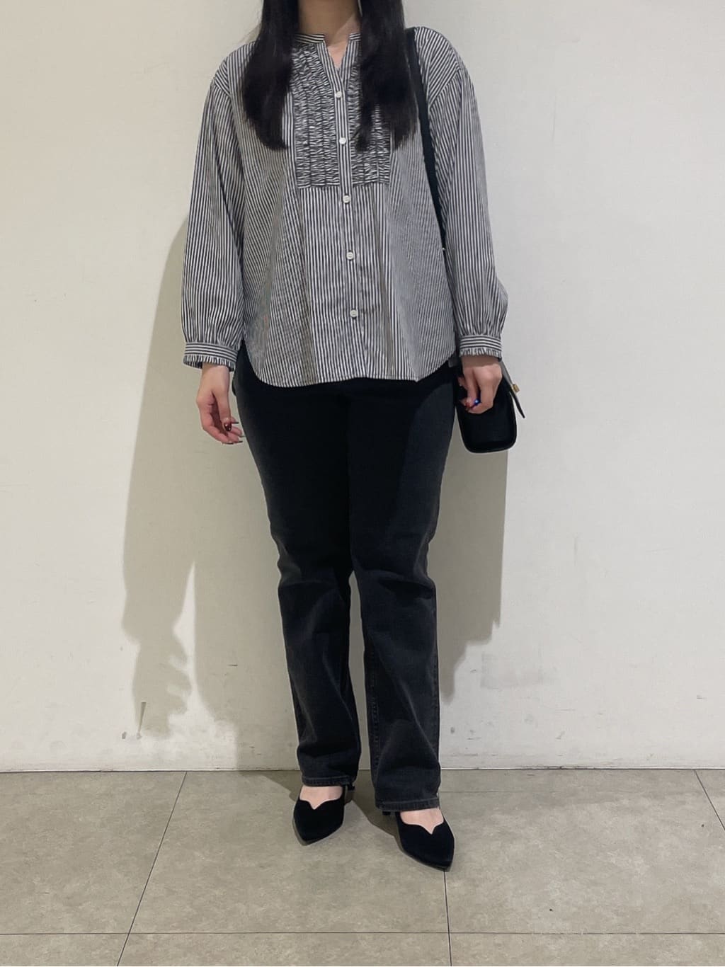 emikaさんの「INDIVI｜【洗える】胸元タックフリル長袖ブラウス」を使ったコーディネート