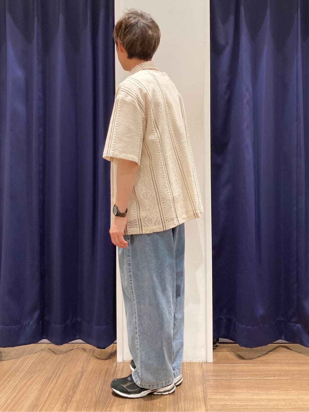 つーじーさんの「THE SHOP TK｜ツータックワイドデニムパンツ」を使ったコーディネート