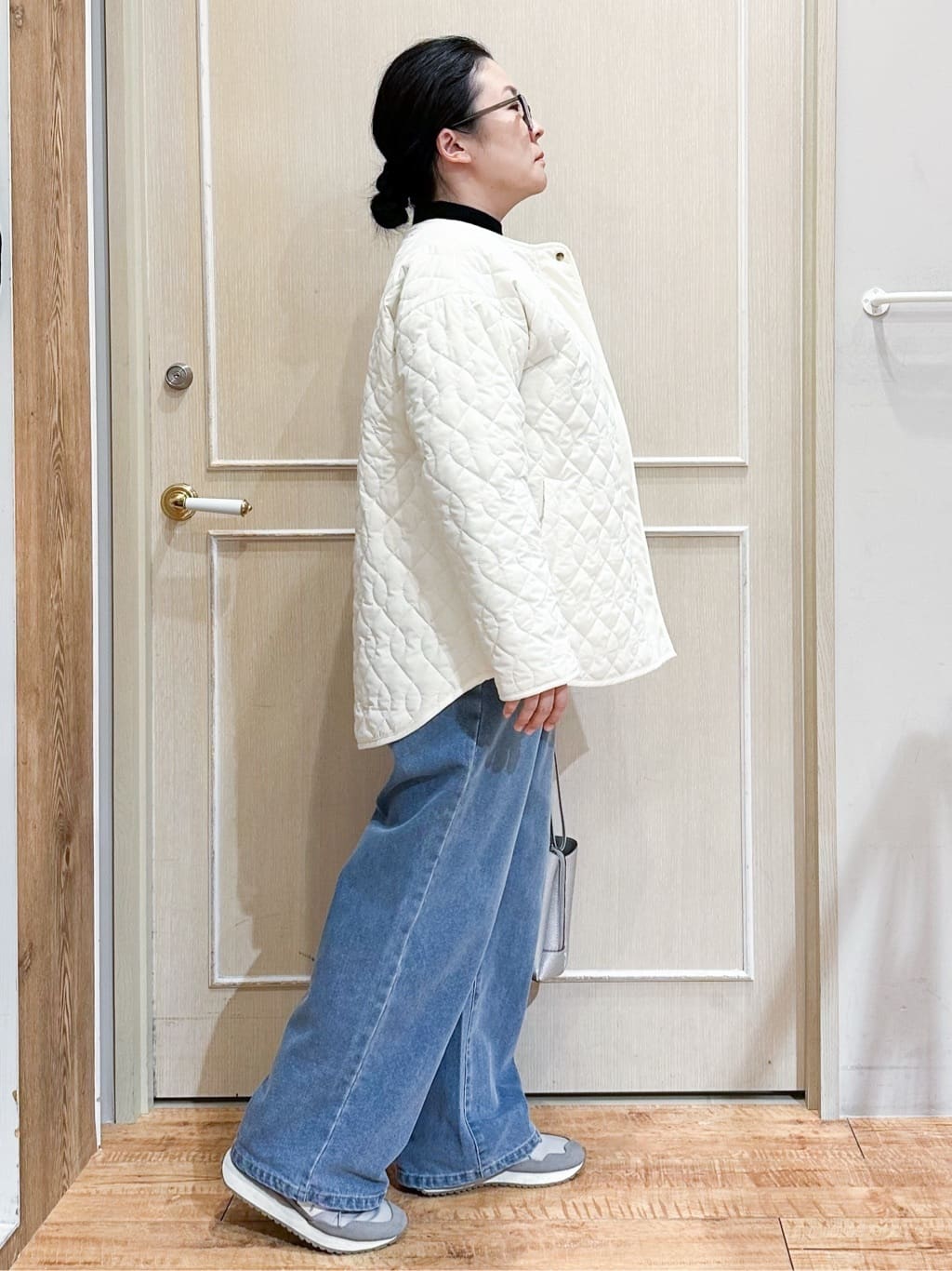 umeさんの「SHOO･LA･RUE｜【洗濯機可/S-LL/撥水】ゴールドパーツで上品に 大人が着たい ノーカラーキルトジャケット」を使ったコーディネート
