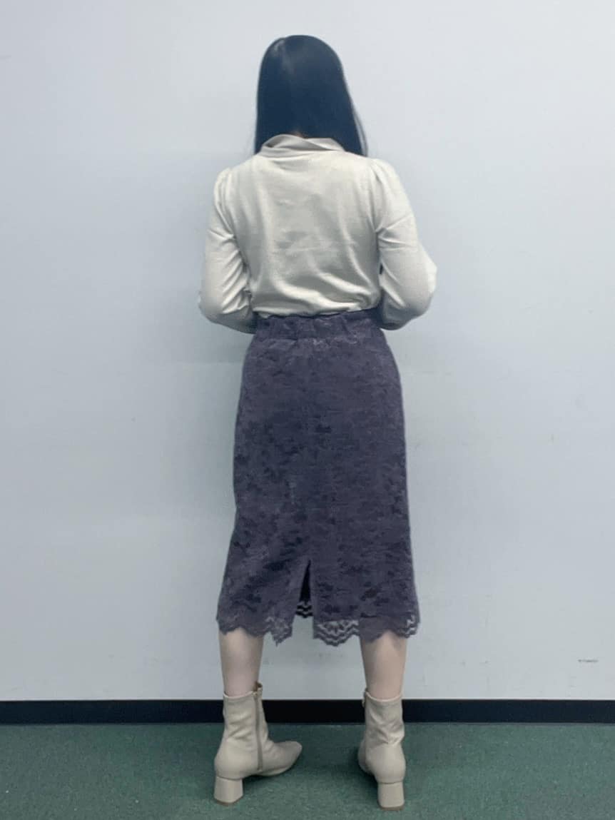 Hitomiさんの「index｜ゴールドパーツ付きボウタイニット【洗濯機OK】《10col／XS～LL》」を使ったコーディネート