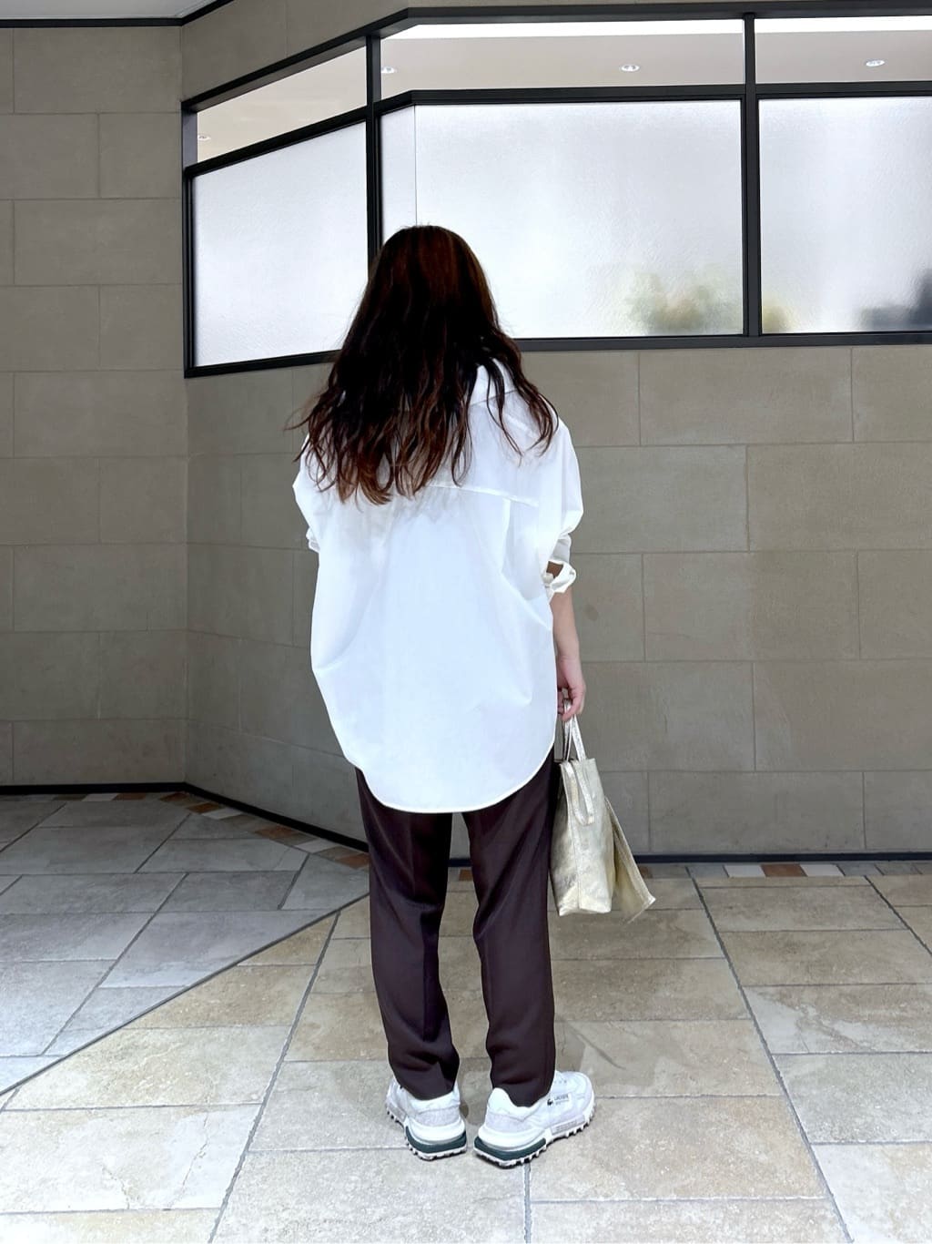 よねさんの「INDIVI｜Comfy SET UP｜イージーテーパードパンツ【セットアップ対応／通勤/カセット服】」を使ったコーディネート