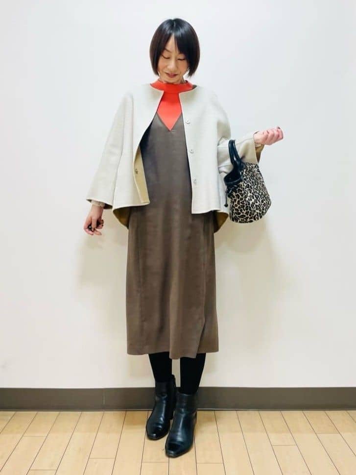 Riiさんの「Reflect｜【すっきりシルエット】スエードライクジャンパースカ―ト」を使ったコーディネート