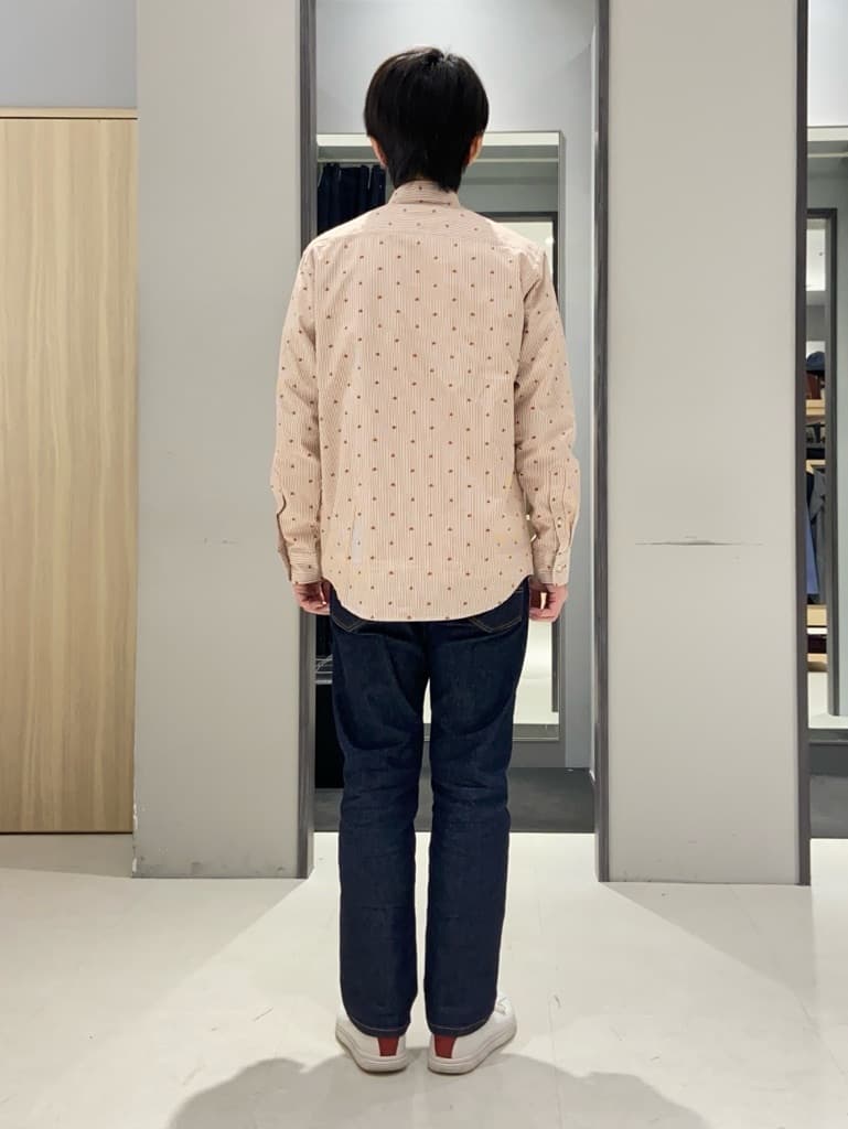 わいずみさんの「TAKEO KIKUCHI｜ハットモチーフ ジャカード ストライプ シャツ」を使ったコーディネート