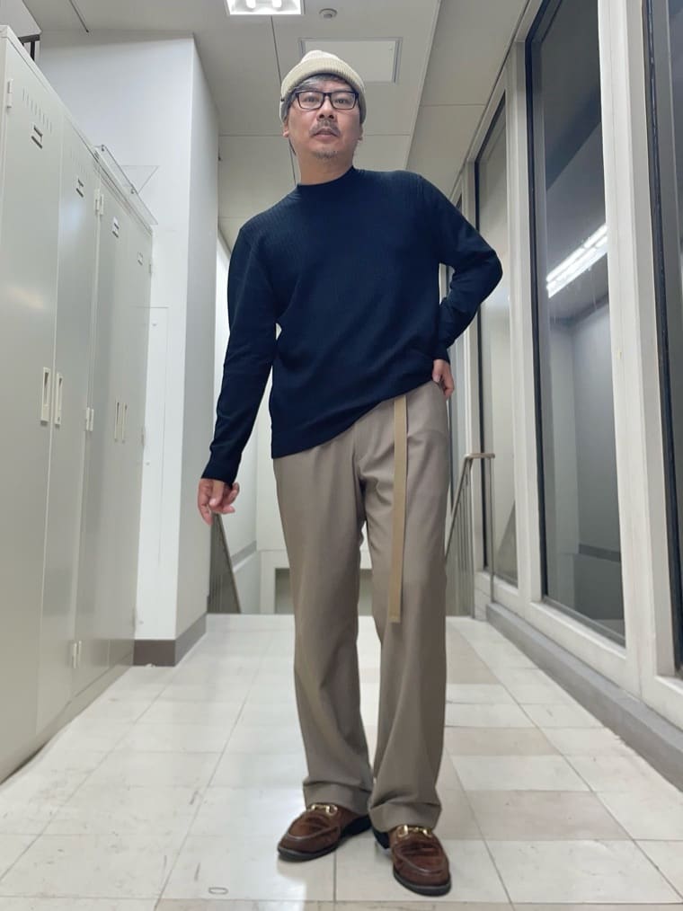 MAKOTO AIさんの「TAKEO KIKUCHI｜ハイゲージ モックネック ニット プルオーバー」を使ったコーディネート