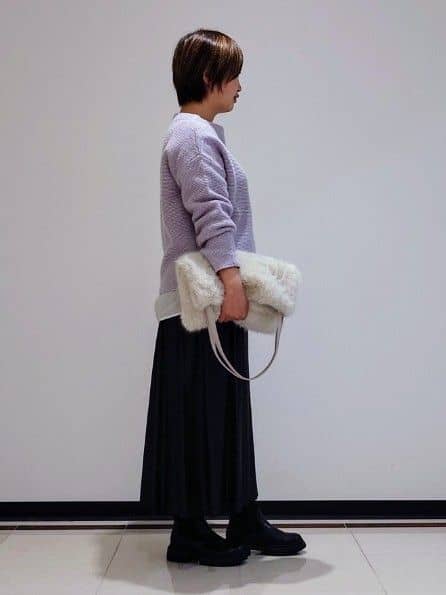gissyさんの「INDIVI｜レザー調ギャザースカート」を使ったコーディネート