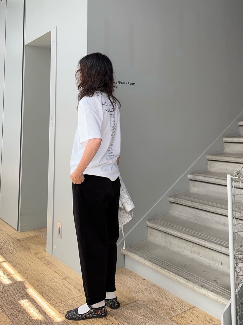 神野（jinno）さんの「TAKEO KIKUCHI｜【Sサイズ～】コーデュロイペグトップパンツ」を使ったコーディネート