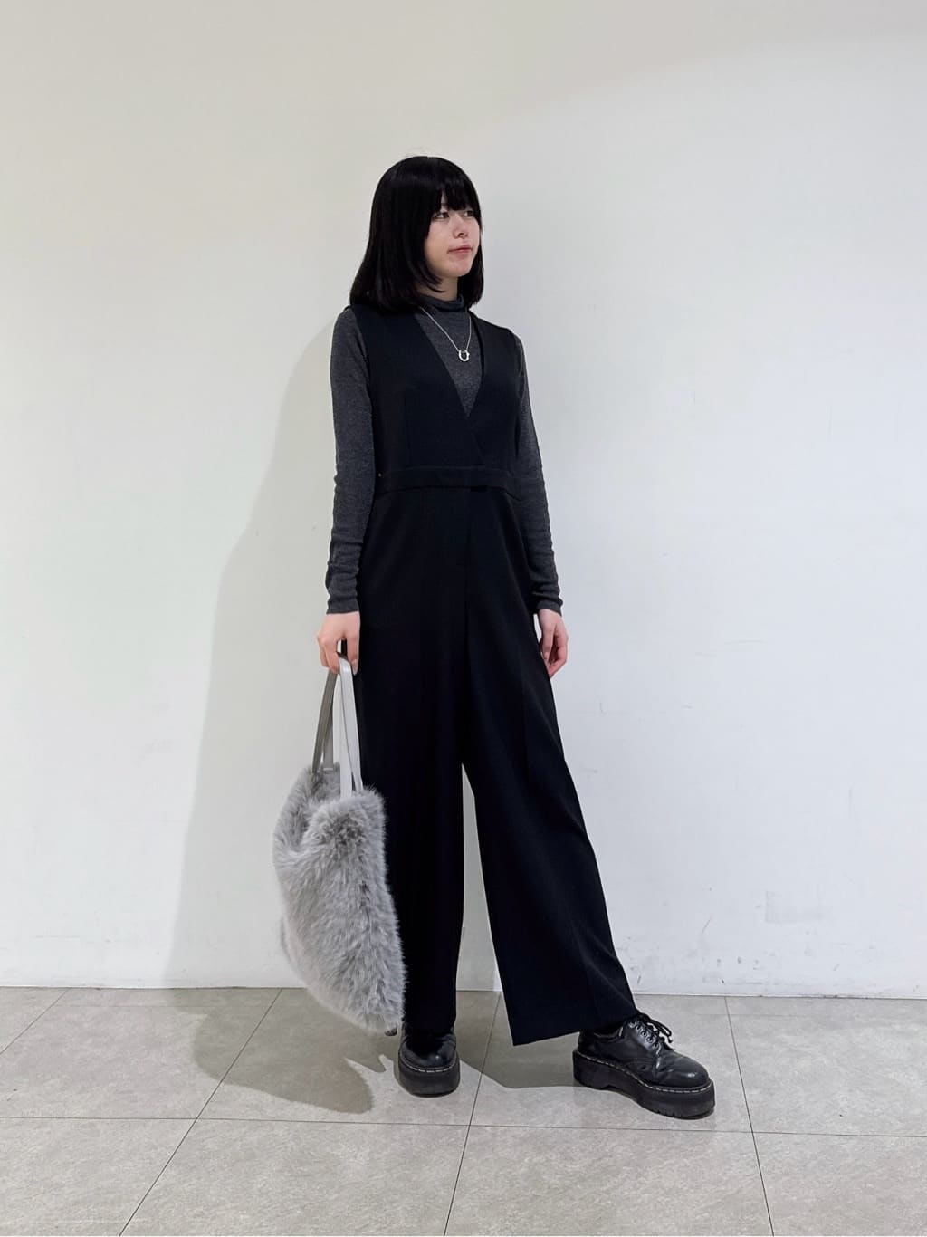 rinaさんの「INDIVI｜【トレンド／スタイルアップ】ストレッチコンビネゾン」を使ったコーディネート