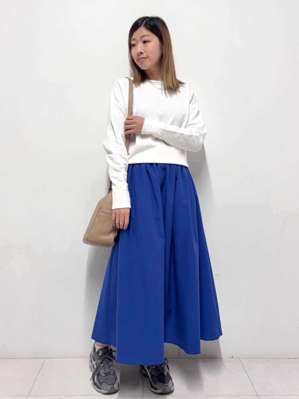 Nishijimaさんの「DRESSTERIOR｜コットン裏毛プルオーバー」を使ったコーディネート