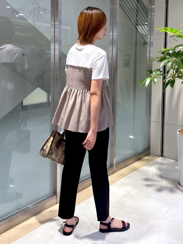 yukaさんの「UNTITLED｜【コットン100/洗える/Tシャツ】シャーリングドッキングペプラム」を使ったコーディネート