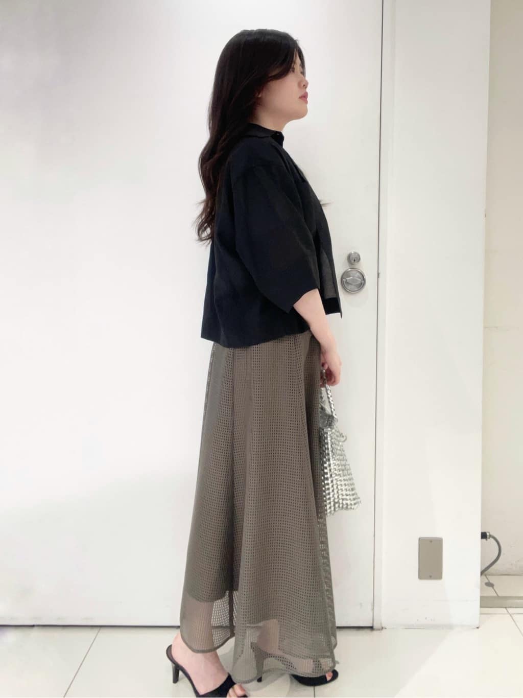 moeさんの「UNTITLED｜【前開き/洗える】ショート丈シアーシャツ」を使ったコーディネート