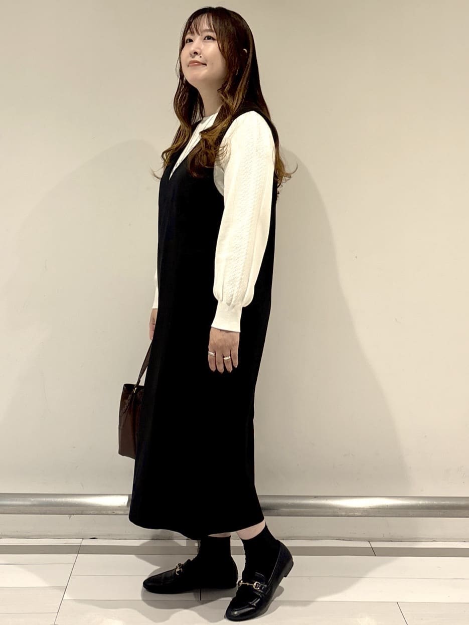 nakamuraさんの「Reflect｜【すっきりシルエット】スエードライクジャンパースカ―ト」を使ったコーディネート
