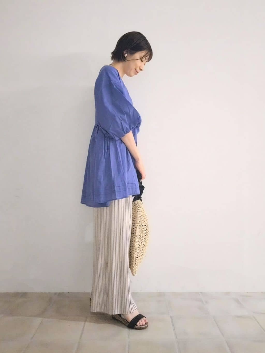 miomioさんの「SHOO･LA･RUE｜【S-LL】一枚で着映え バルーンスリーブブラウス」を使ったコーディネート