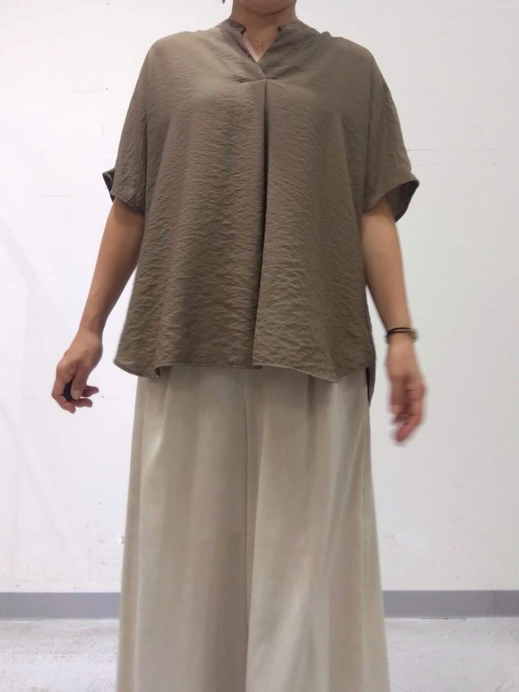 Kさんの「INDIVI｜【洗える／清涼感◎】ワイドフレアパンツ／スカーチョ」を使ったコーディネート