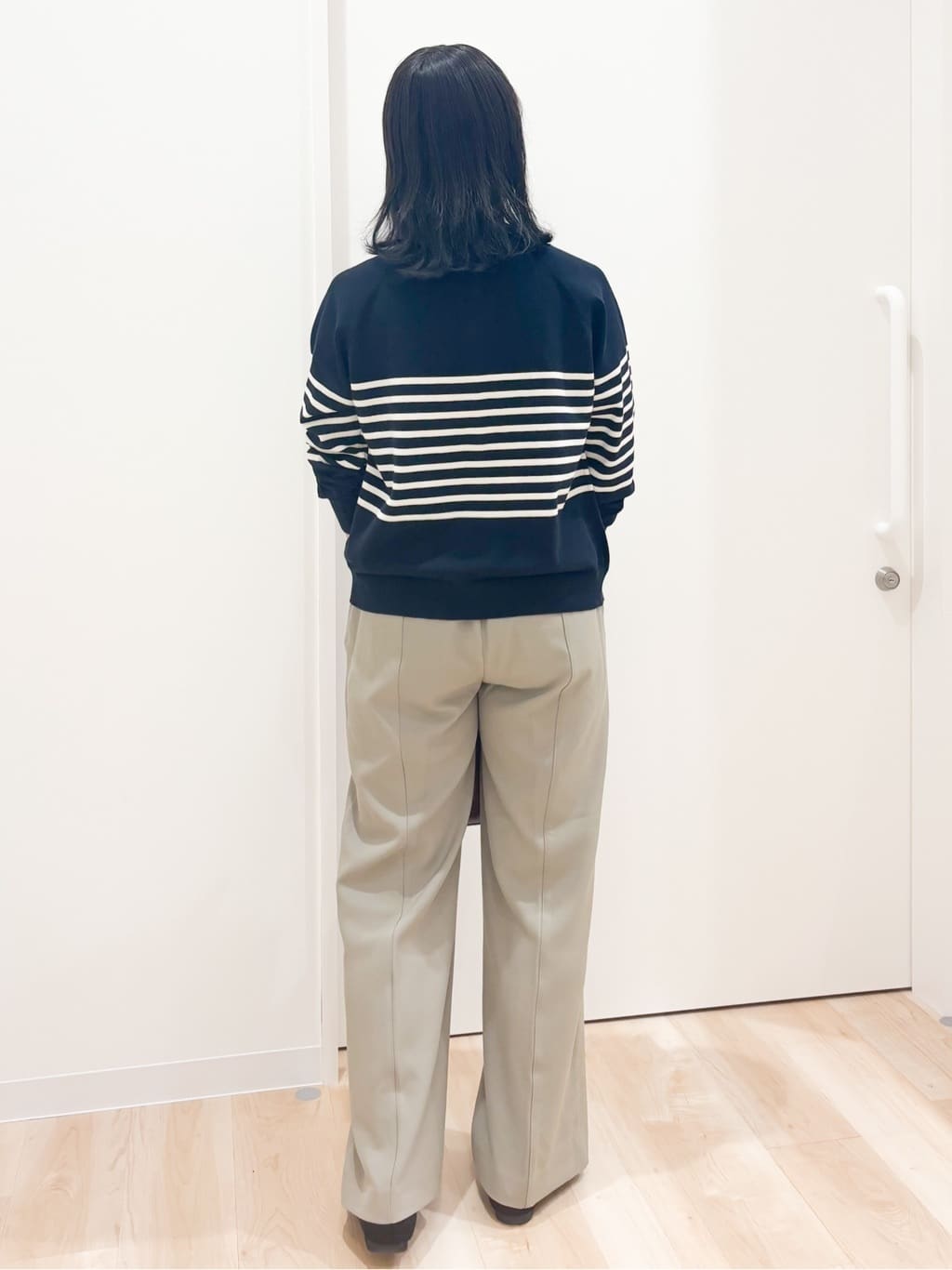 miraiさんの「grove｜【洗える】シンプルに映える、ラグランスリーブカーディガン」を使ったコーディネート