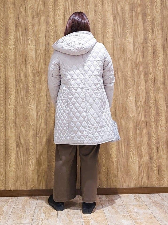 かなさんの「SHOO･LA･RUE｜【撥水/フード取り外し可】自然にくびれる あったかダイヤ柄キルトコート【CIRCRIC】」を使ったコーディネート