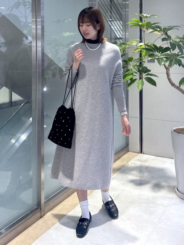 yukaさんの「UNTITLED｜【ロング丈/ゆったりシルエット】テントライン ニットワンピース」を使ったコーディネート
