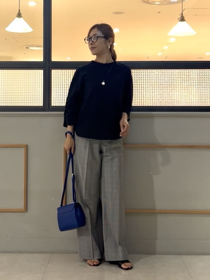𝑹𝑶𝑴𝑰さんの「INDIVI｜【UVケア／吸汗速乾】スリーブデザインブラウス」を使ったコーディネート
