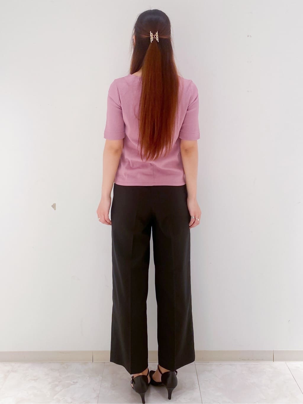 yurinaさんの「index｜《7色展開／XS-LLサイズ》ボートネックリブトップス【UV／洗濯機洗い可】」を使ったコーディネート