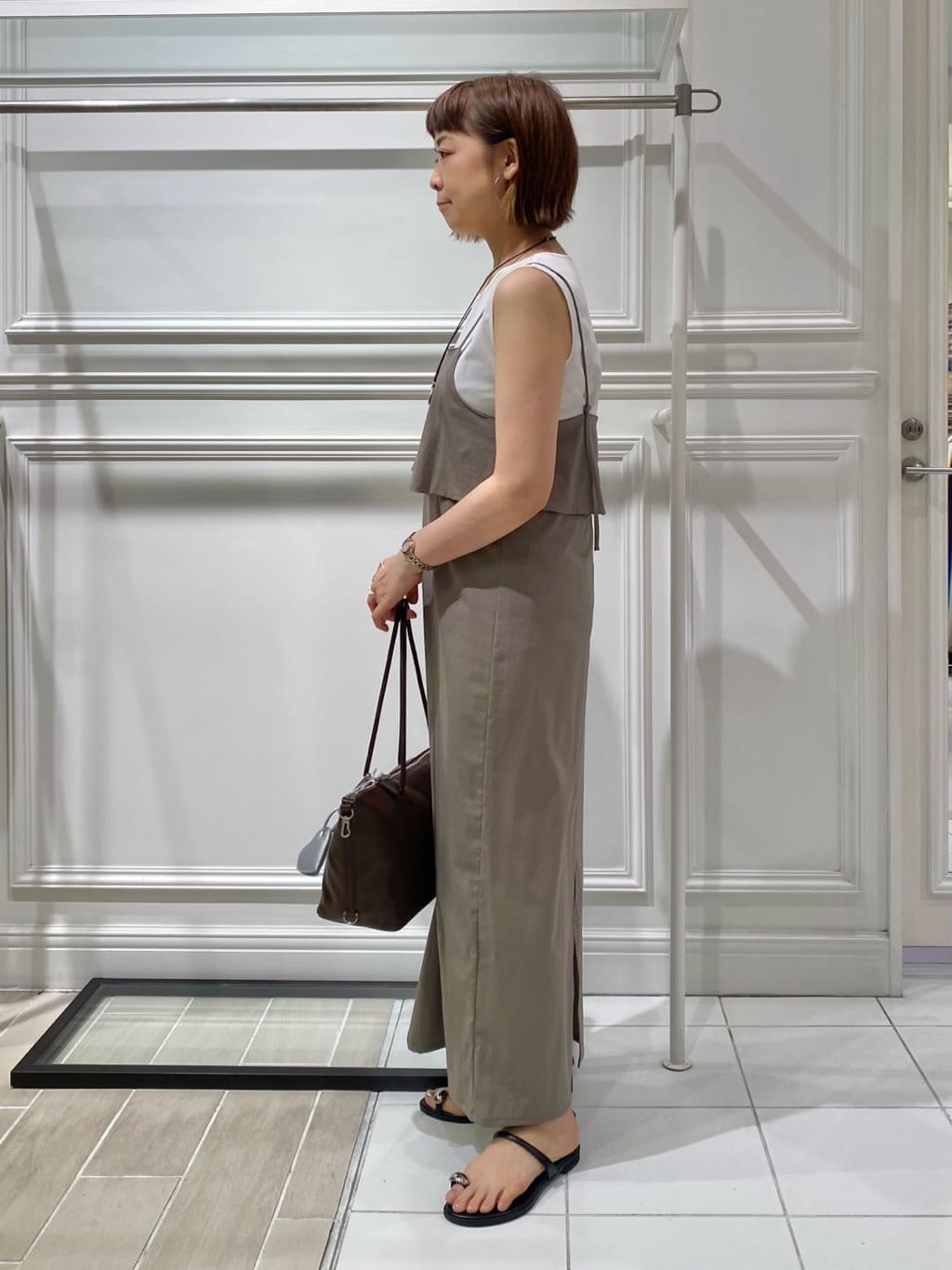 AKKOさんの「UNTITLED｜【接触冷感／コットン100／洗える／丸首】ノースリーブ天竺プルオーバー」を使ったコーディネート