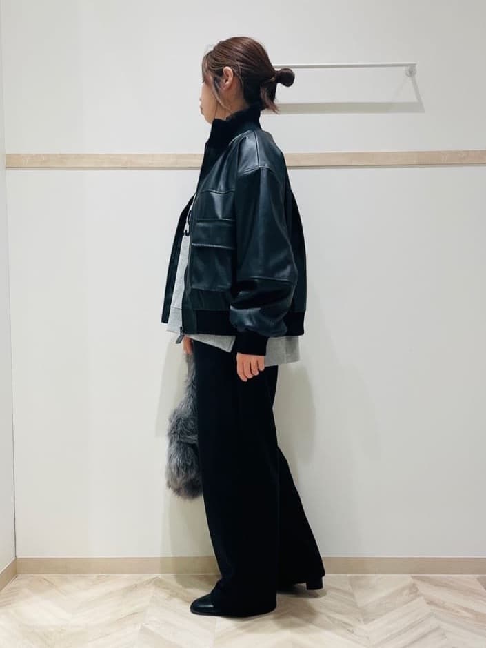 c_h_i_k_aさんの「SHOO･LA･RUE｜【S-LL】大人綺麗 レザー調リブブルゾン」を使ったコーディネート